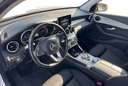 Valkoinen Mercedes-Benz GLC 2019 kuva 3.