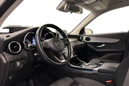 Valkoinen Mercedes-Benz GLC 2019 kuva 6.