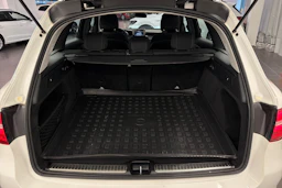 Valkoinen Mercedes-Benz GLC 2019 kuva 11.