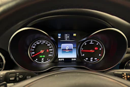 Valkoinen Mercedes-Benz GLC 2019 kuva 16.