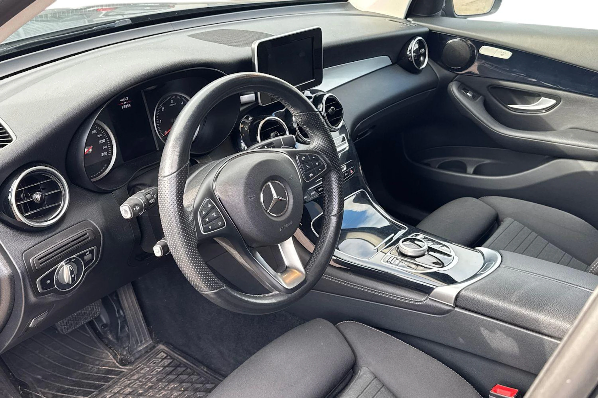 met. harmaa Mercedes-Benz GLC 2019 kuva 3.