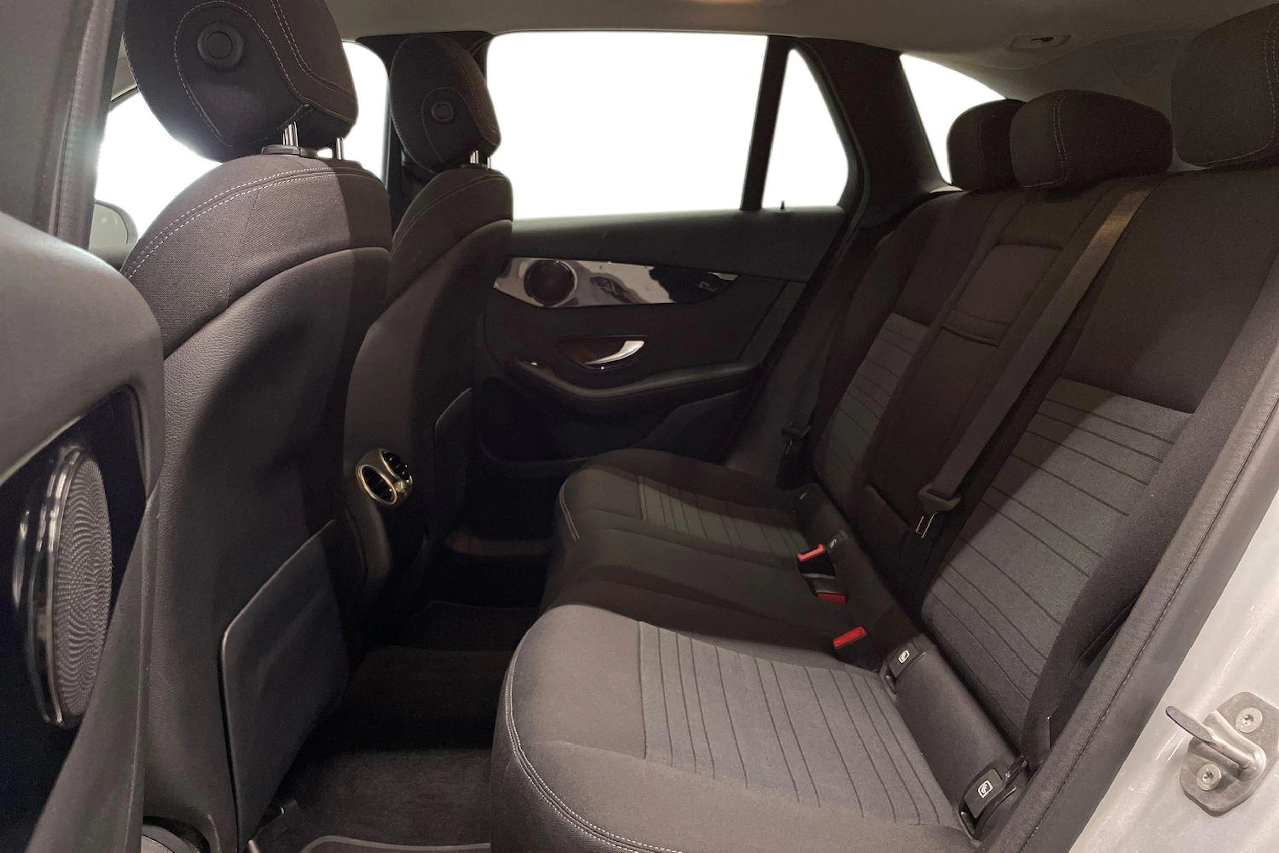 harmaa Mercedes-Benz GLC 2020 kuva 8.