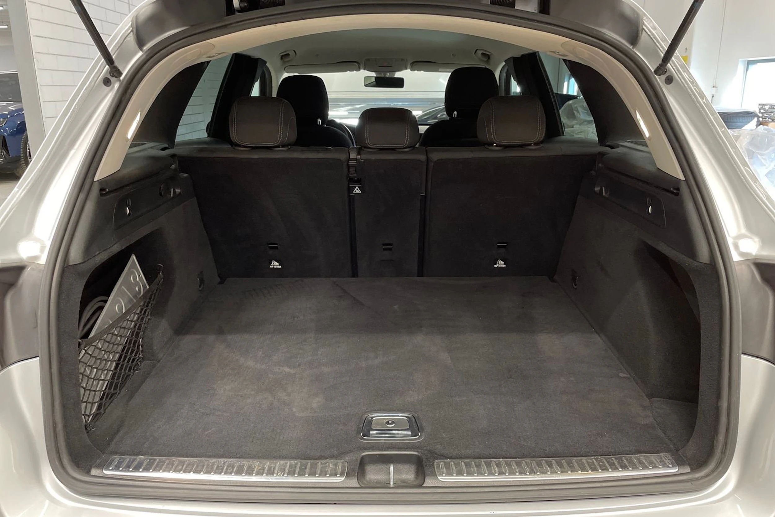 harmaa Mercedes-Benz GLC 2020 kuva 12.