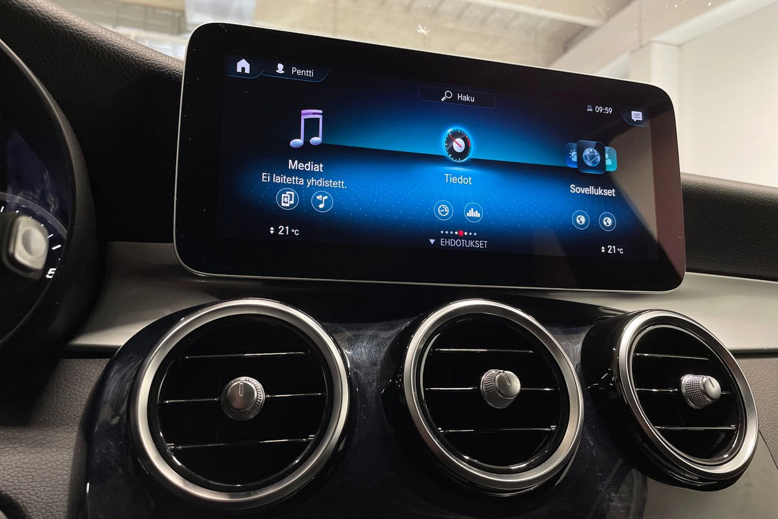 harmaa Mercedes-Benz GLC 2020 kuva 15.