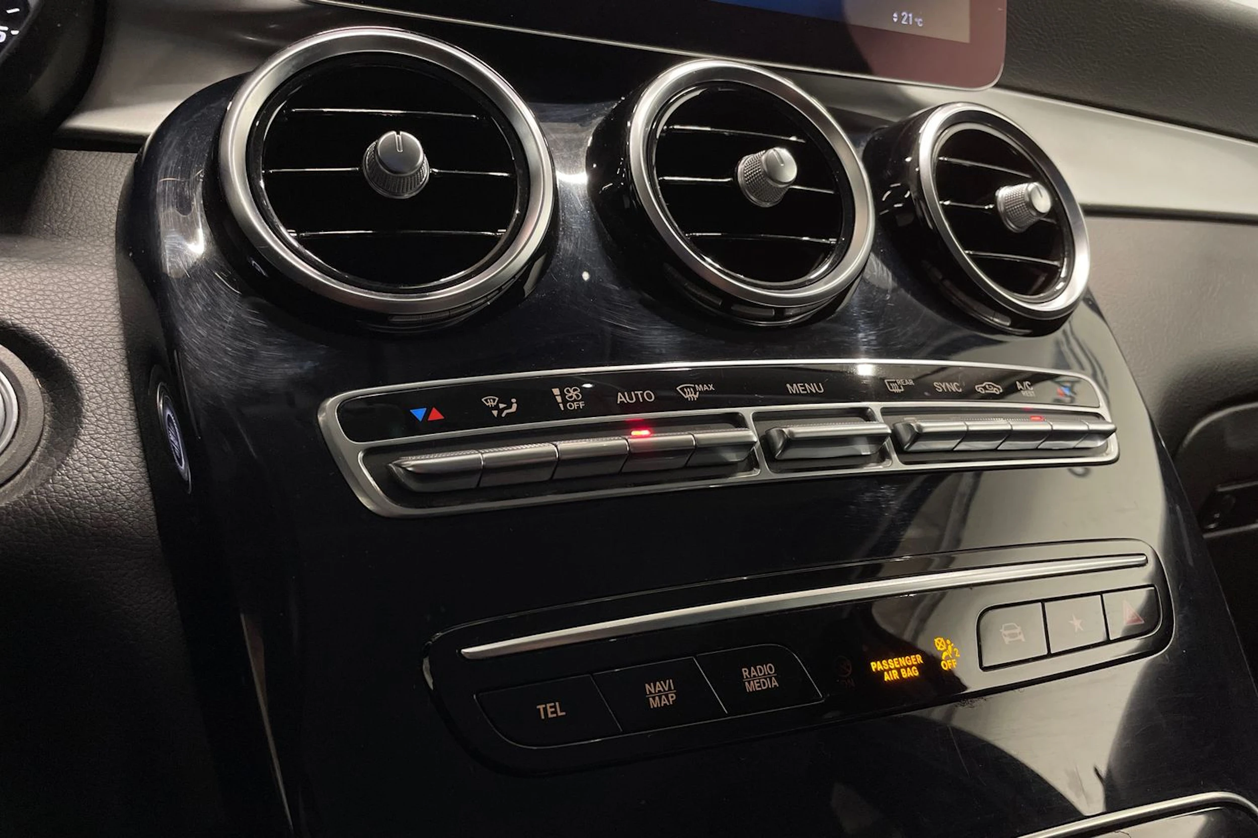 harmaa Mercedes-Benz GLC 2020 kuva 20.