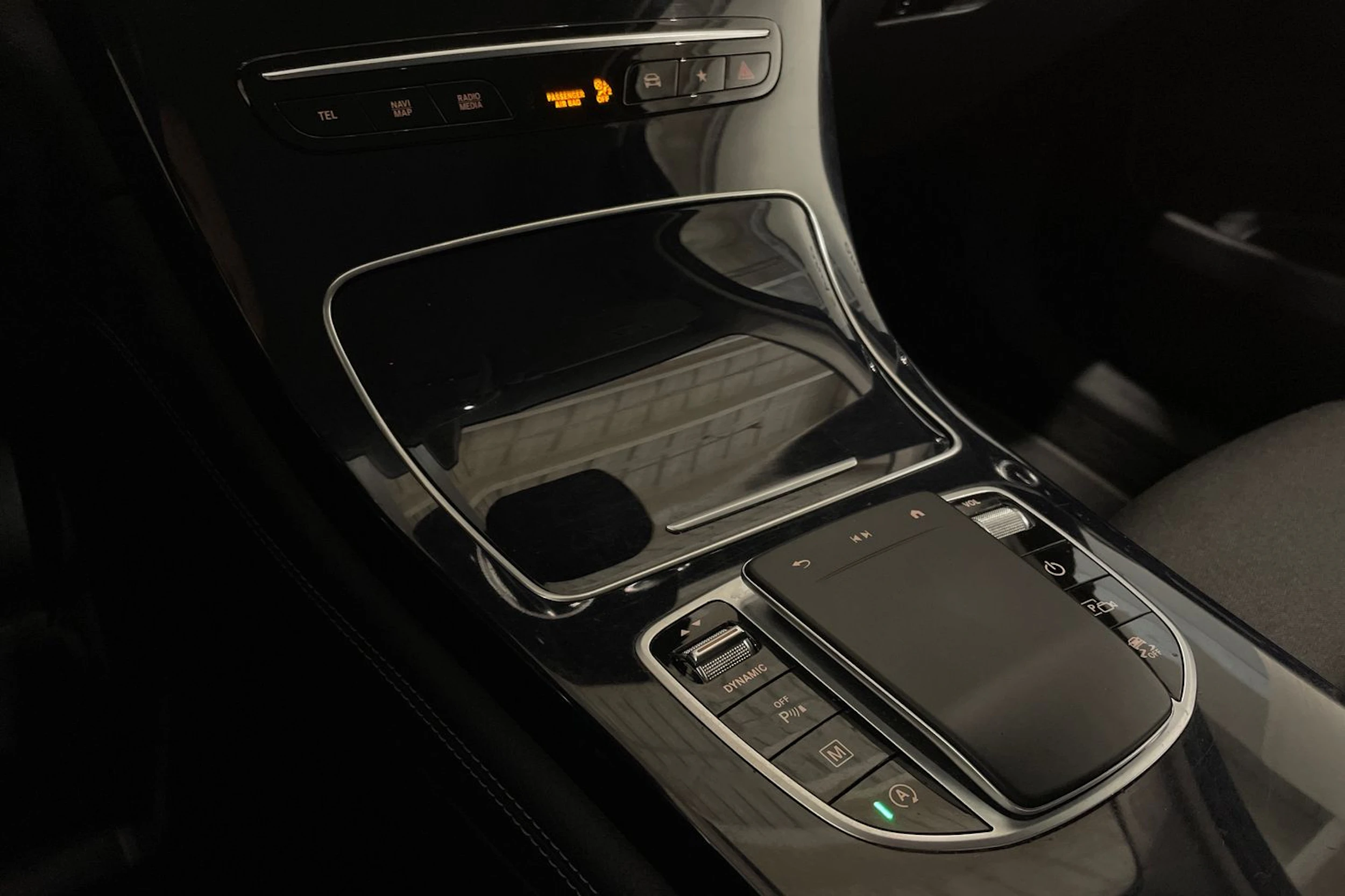 harmaa Mercedes-Benz GLC 2020 kuva 21.