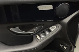 harmaa Mercedes-Benz GLC 2020 kuva 25.