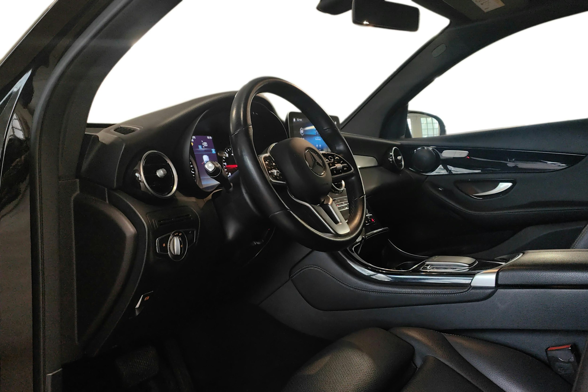 musta Mercedes-Benz GLC 2019 kuva 3.