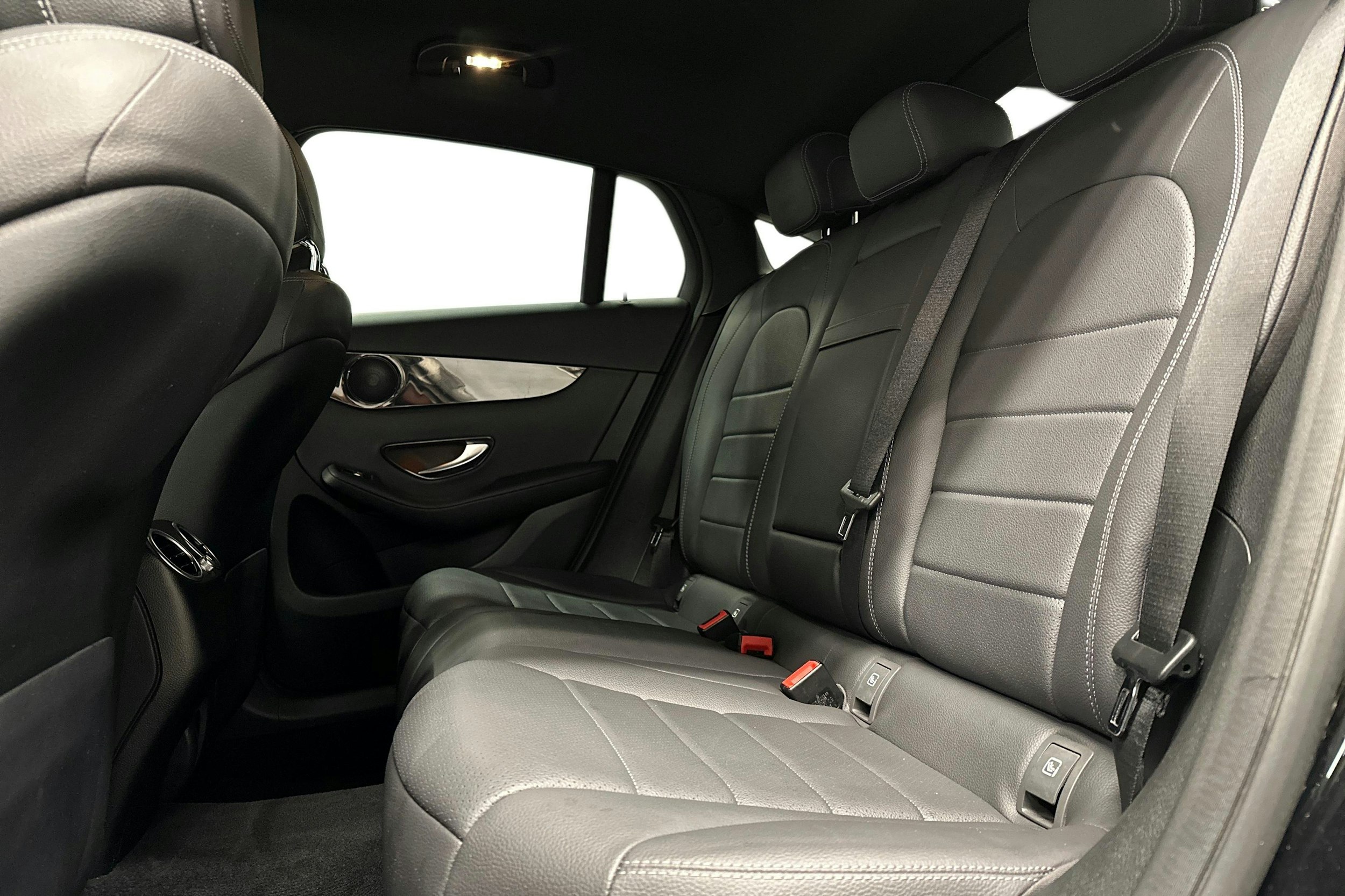 musta Mercedes-Benz GLC 2019 kuva 10.