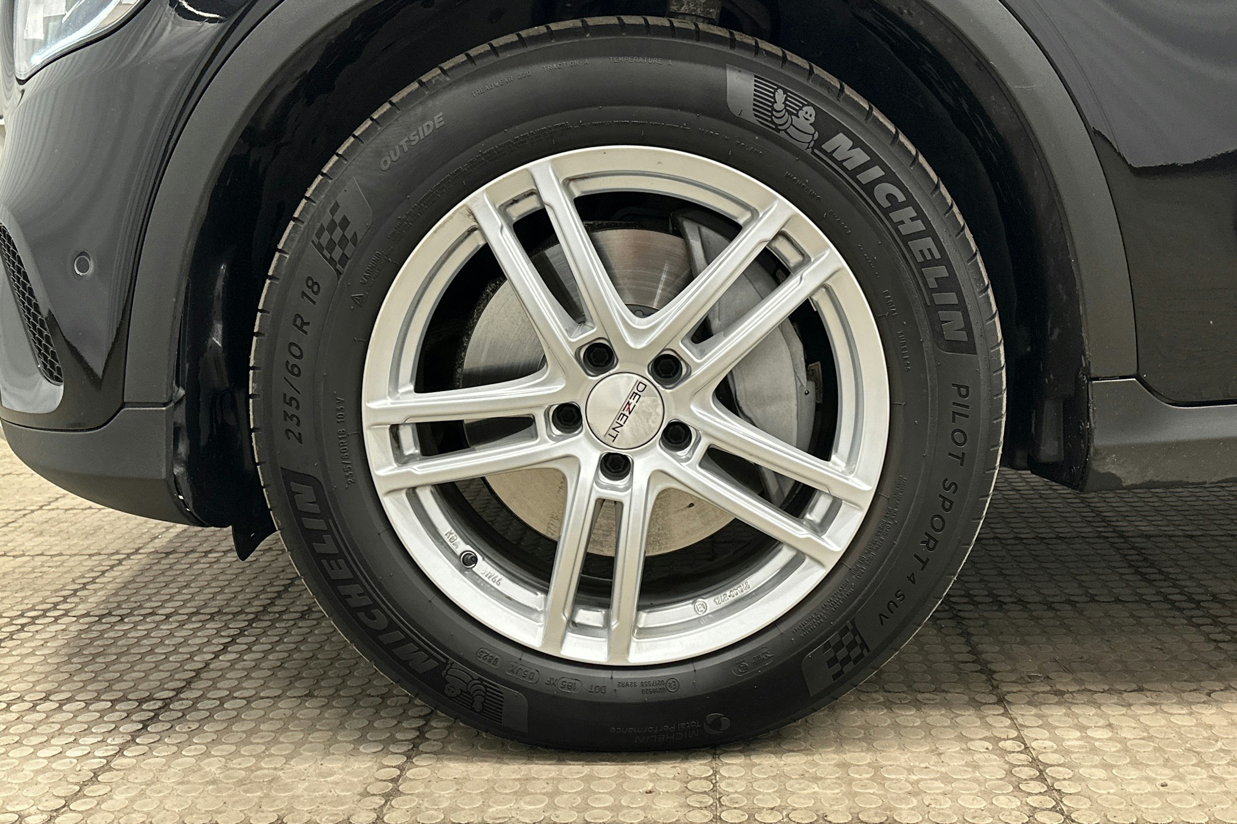 musta Mercedes-Benz GLC 2019 kuva 11.