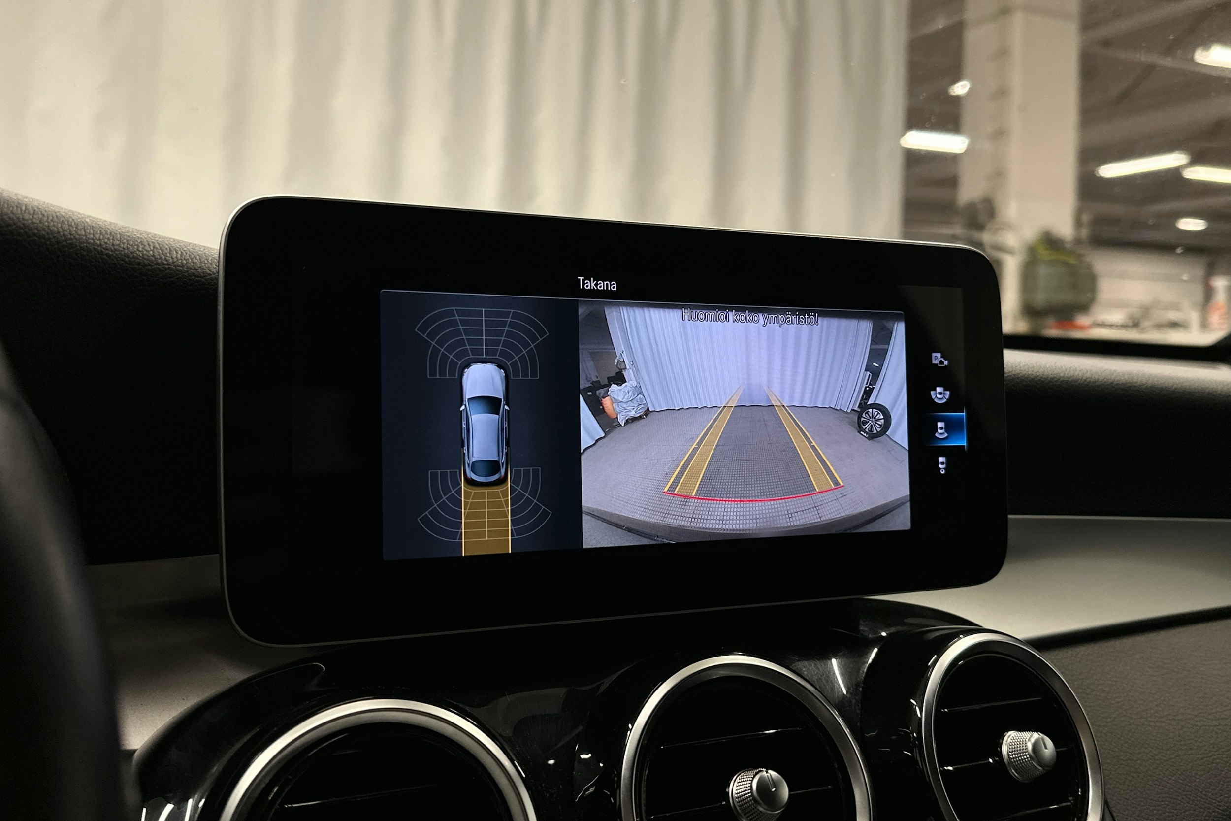 musta Mercedes-Benz GLC 2019 kuva 18.