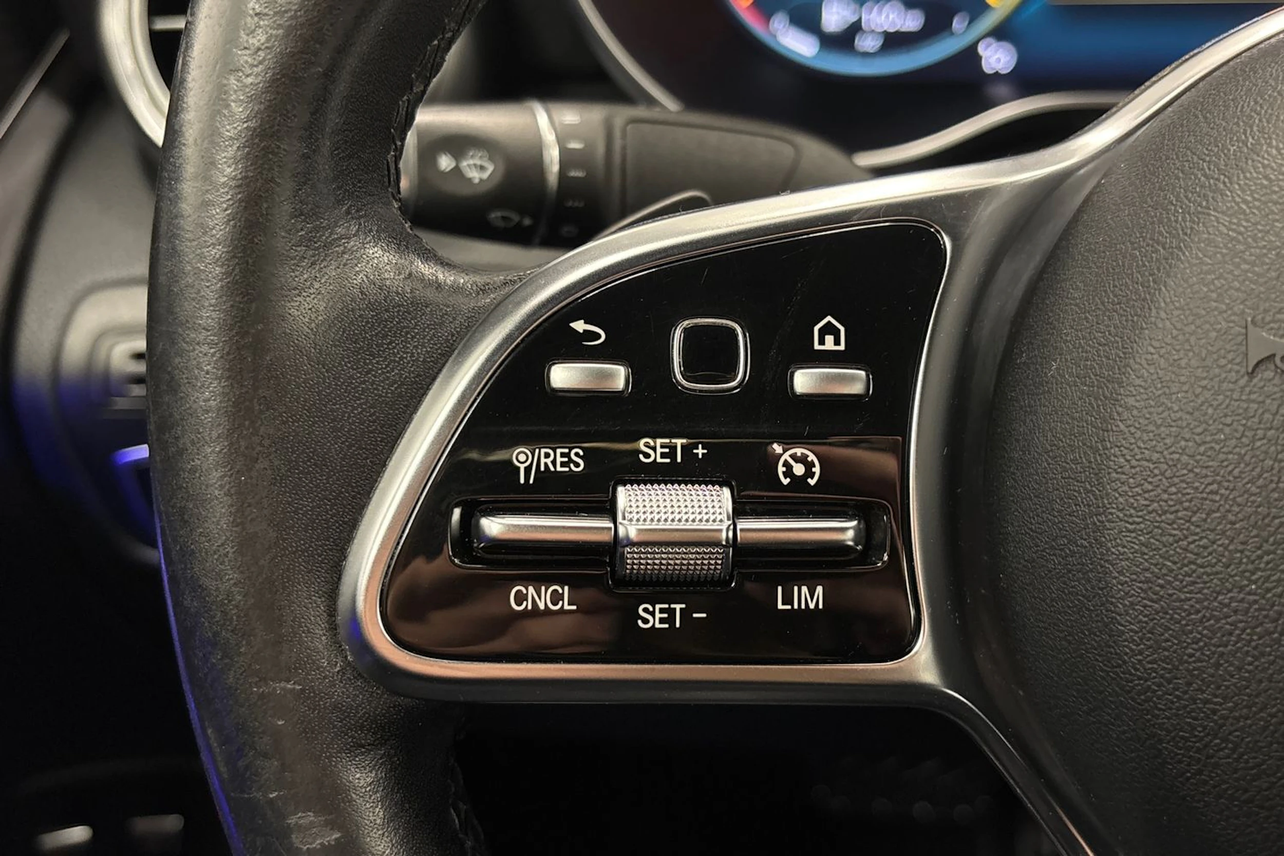 harmaa Mercedes-Benz GLC 2020 kuva 14.