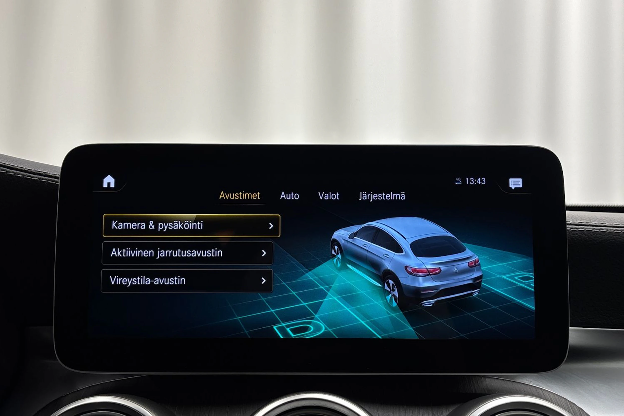 harmaa Mercedes-Benz GLC 2020 kuva 19.