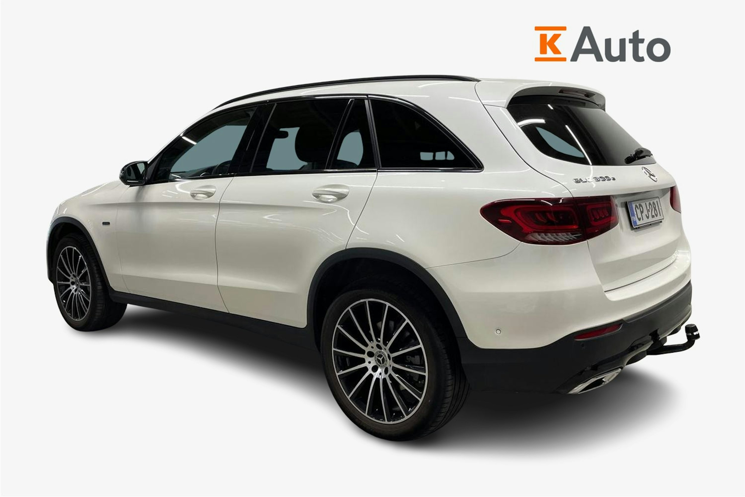 valkoinen Mercedes-Benz GLC 2020 kuva 2.