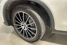 valkoinen Mercedes-Benz GLC 2020 kuva 13.
