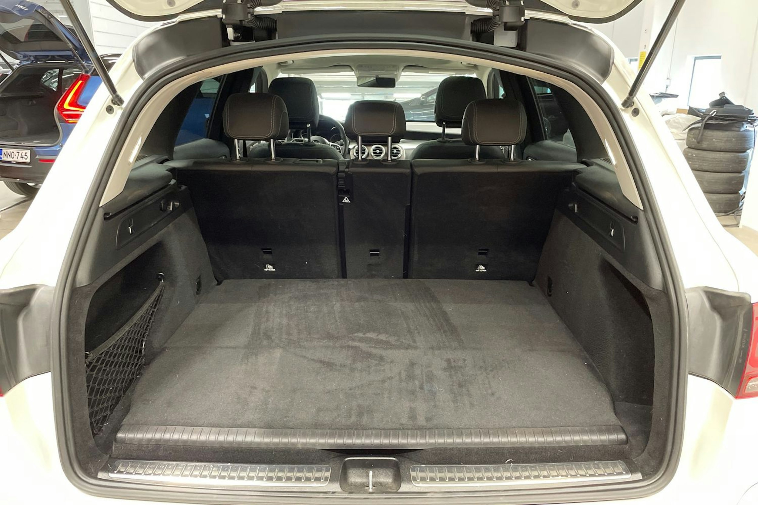valkoinen Mercedes-Benz GLC 2020 kuva 15.