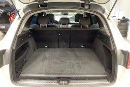 valkoinen Mercedes-Benz GLC 2020 kuva 15.