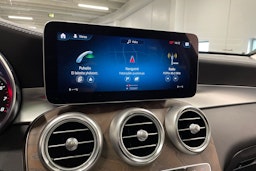 valkoinen Mercedes-Benz GLC 2020 kuva 19.
