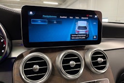 valkoinen Mercedes-Benz GLC 2020 kuva 21.