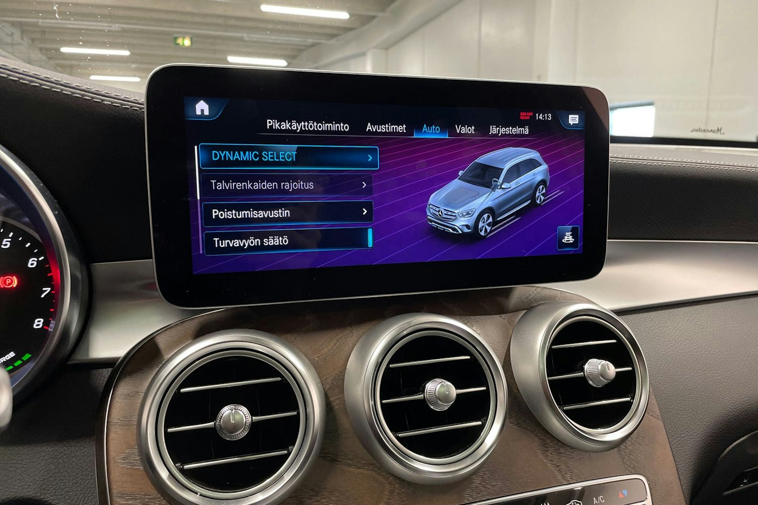 valkoinen Mercedes-Benz GLC 2020 kuva 22.