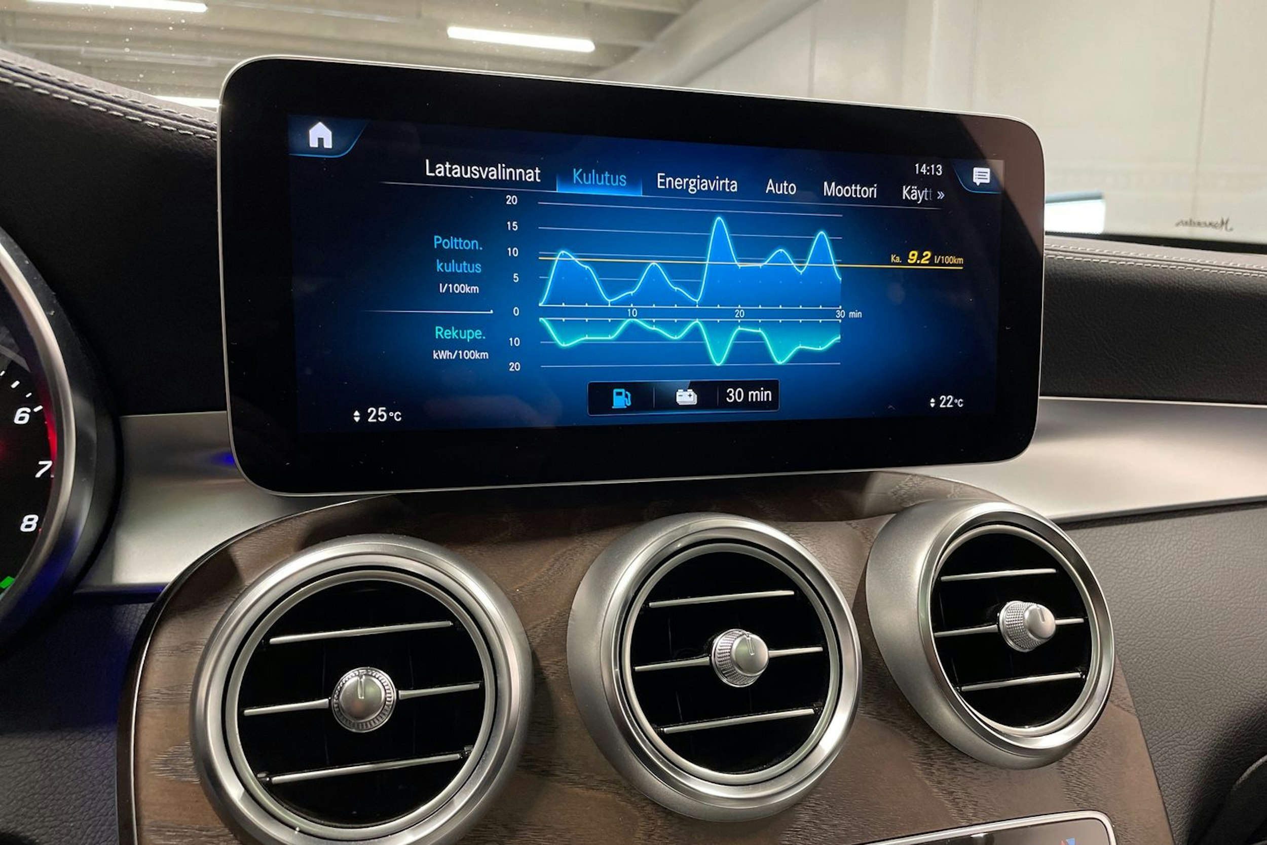 valkoinen Mercedes-Benz GLC 2020 kuva 23.