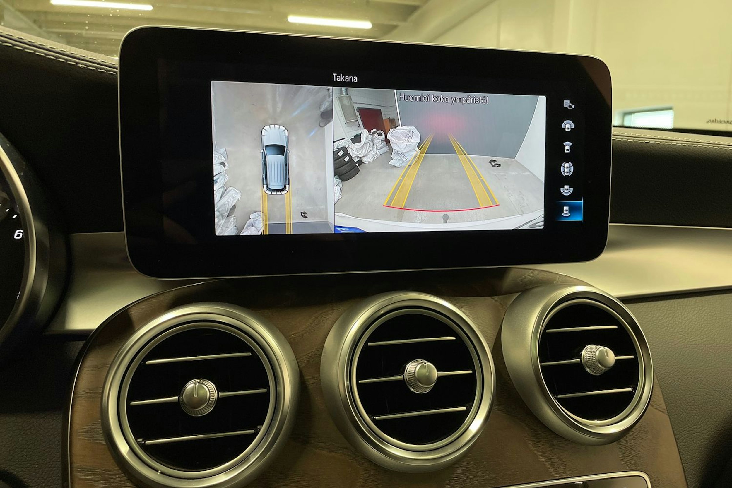 valkoinen Mercedes-Benz GLC 2020 kuva 24.
