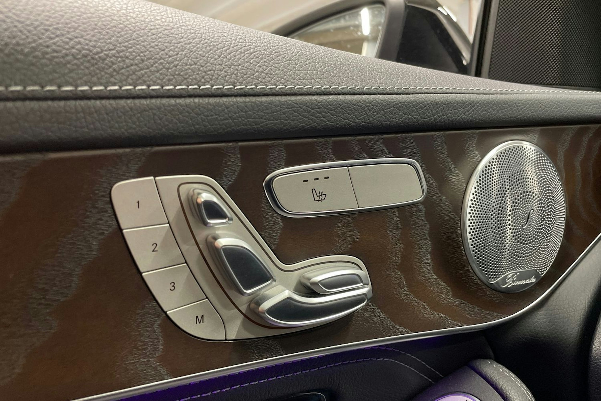 valkoinen Mercedes-Benz GLC 2020 kuva 29.