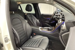 valkoinen Mercedes-Benz GLC 2020 kuva 33.