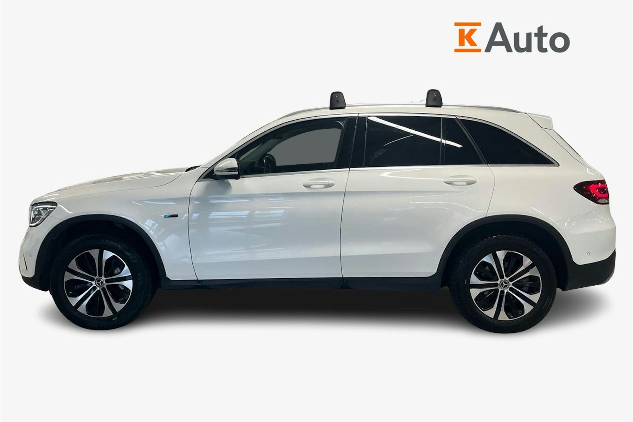 Valkoinen Mercedes-Benz GLC 2020 kuva 6.