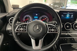 Valkoinen Mercedes-Benz GLC 2020 kuva 16.