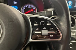 Valkoinen Mercedes-Benz GLC 2020 kuva 17.