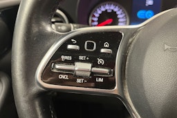 Valkoinen Mercedes-Benz GLC 2020 kuva 18.