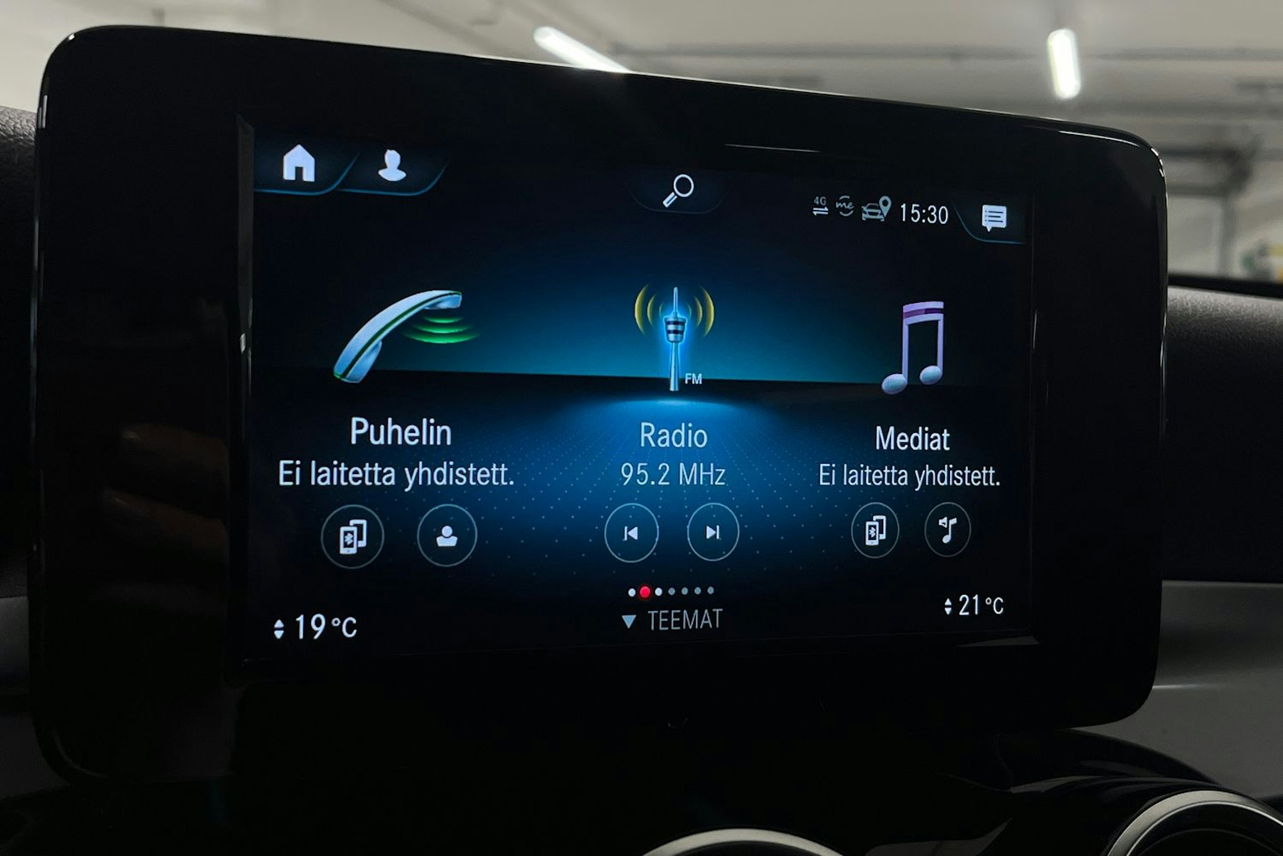 Valkoinen Mercedes-Benz GLC 2020 kuva 21.
