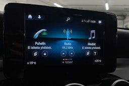 Valkoinen Mercedes-Benz GLC 2020 kuva 21.