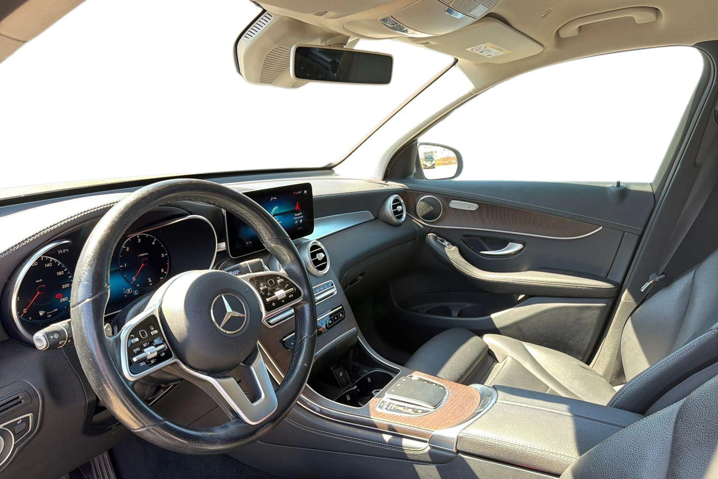 harmaa Mercedes-Benz GLC 2020 kuva 3.