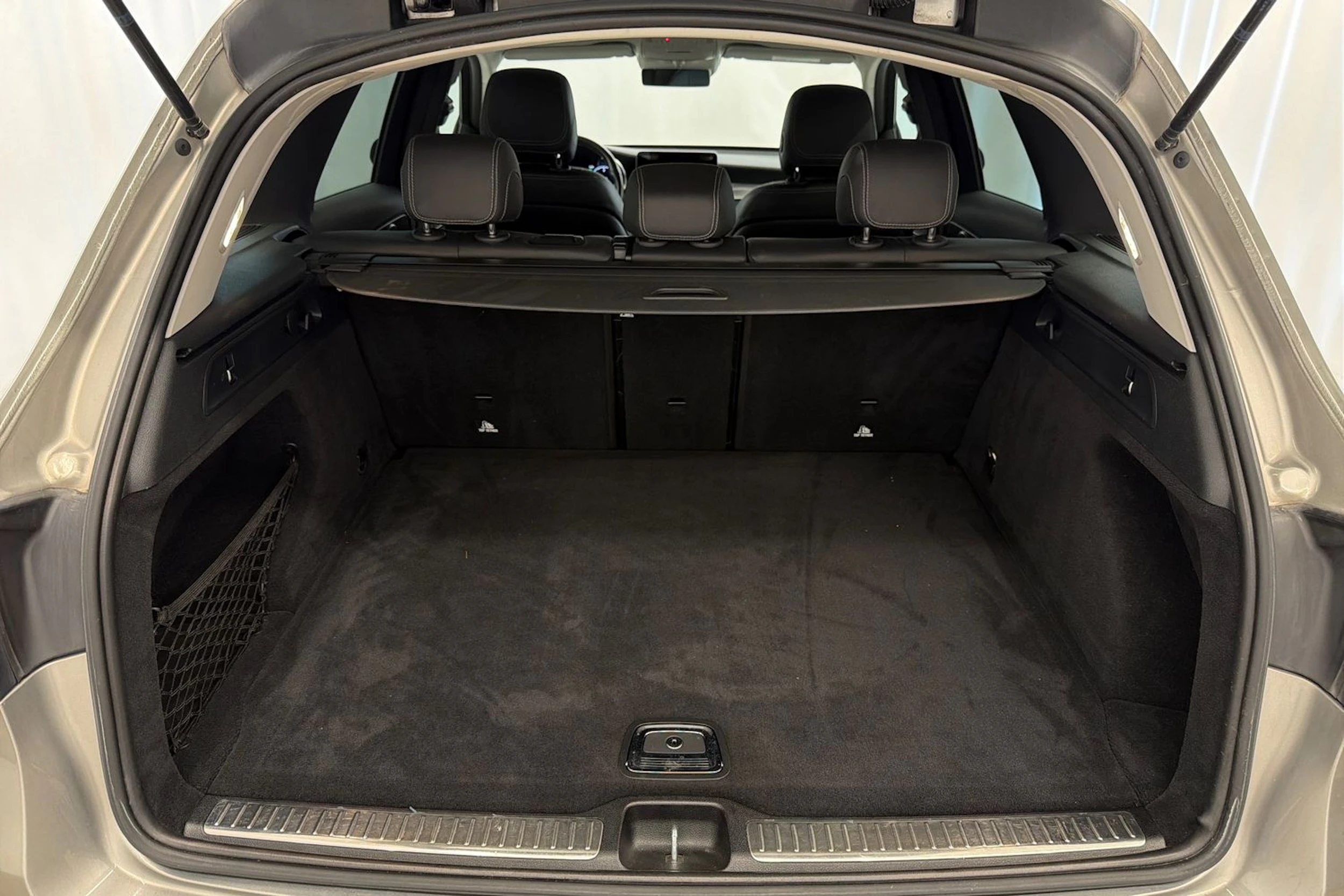 harmaa Mercedes-Benz GLC 2020 kuva 12.