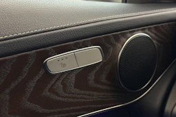 harmaa Mercedes-Benz GLC 2020 kuva 19.