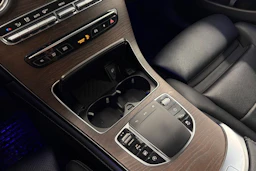 harmaa Mercedes-Benz GLC 2020 kuva 23.
