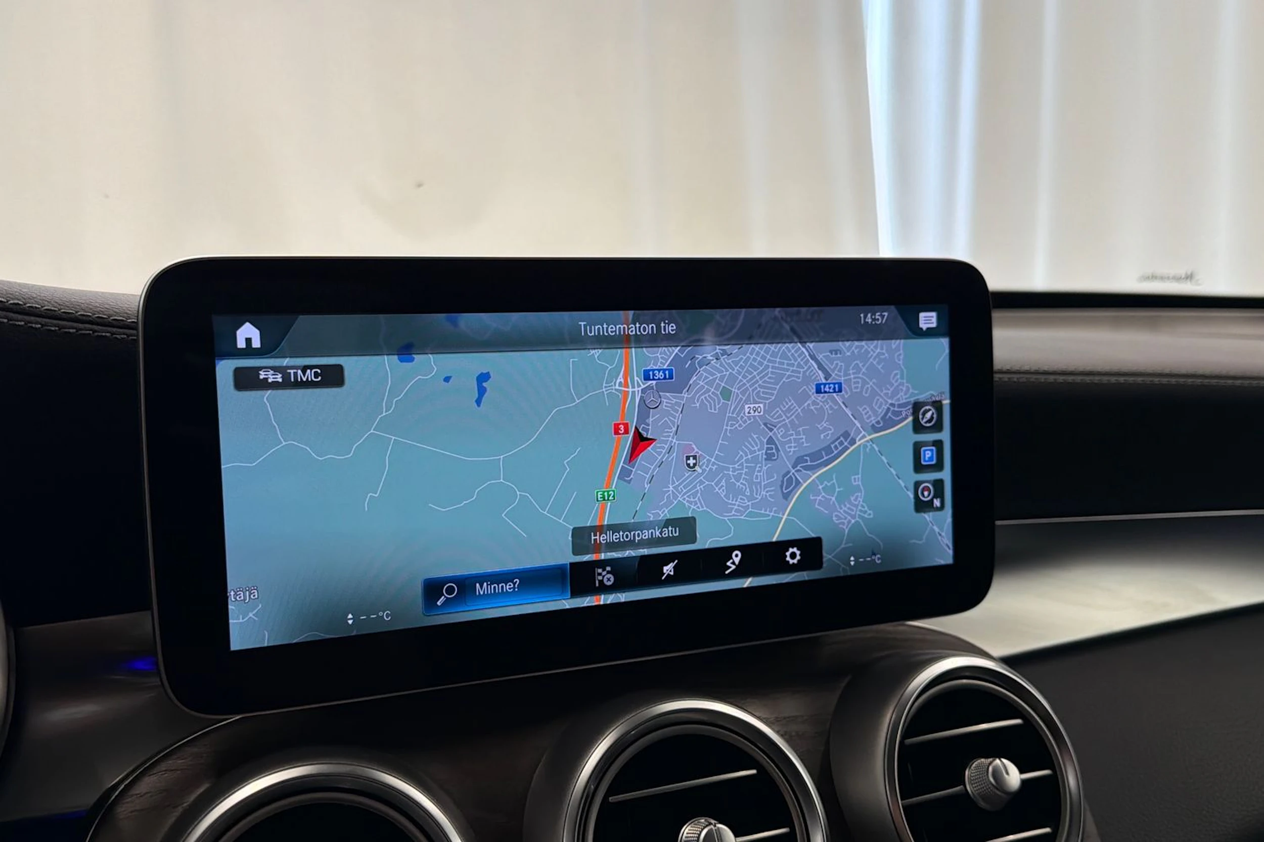 harmaa Mercedes-Benz GLC 2020 kuva 25.