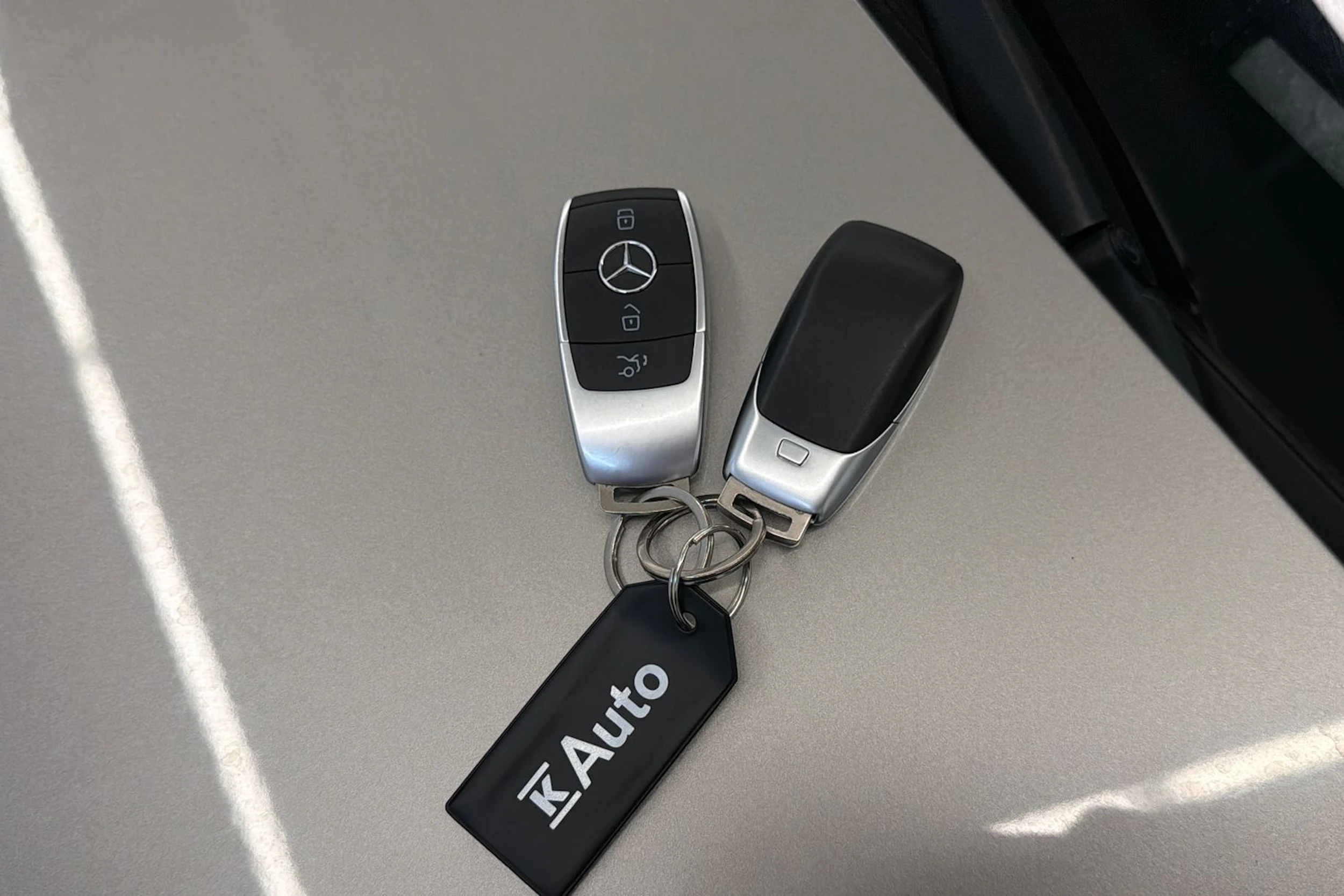 harmaa Mercedes-Benz GLC 2020 kuva 33.