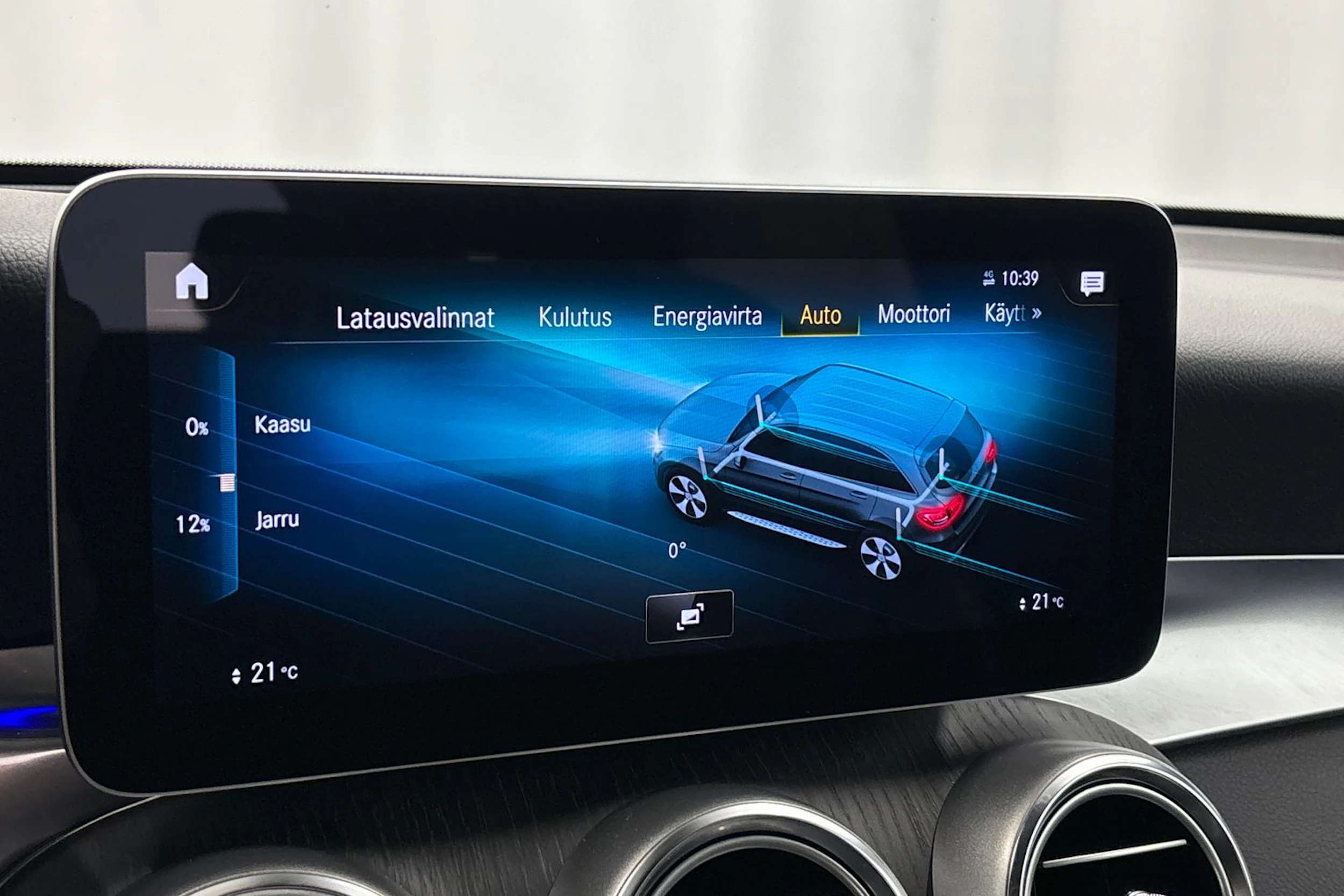 harmaa Mercedes-Benz GLC 2020 kuva 29.