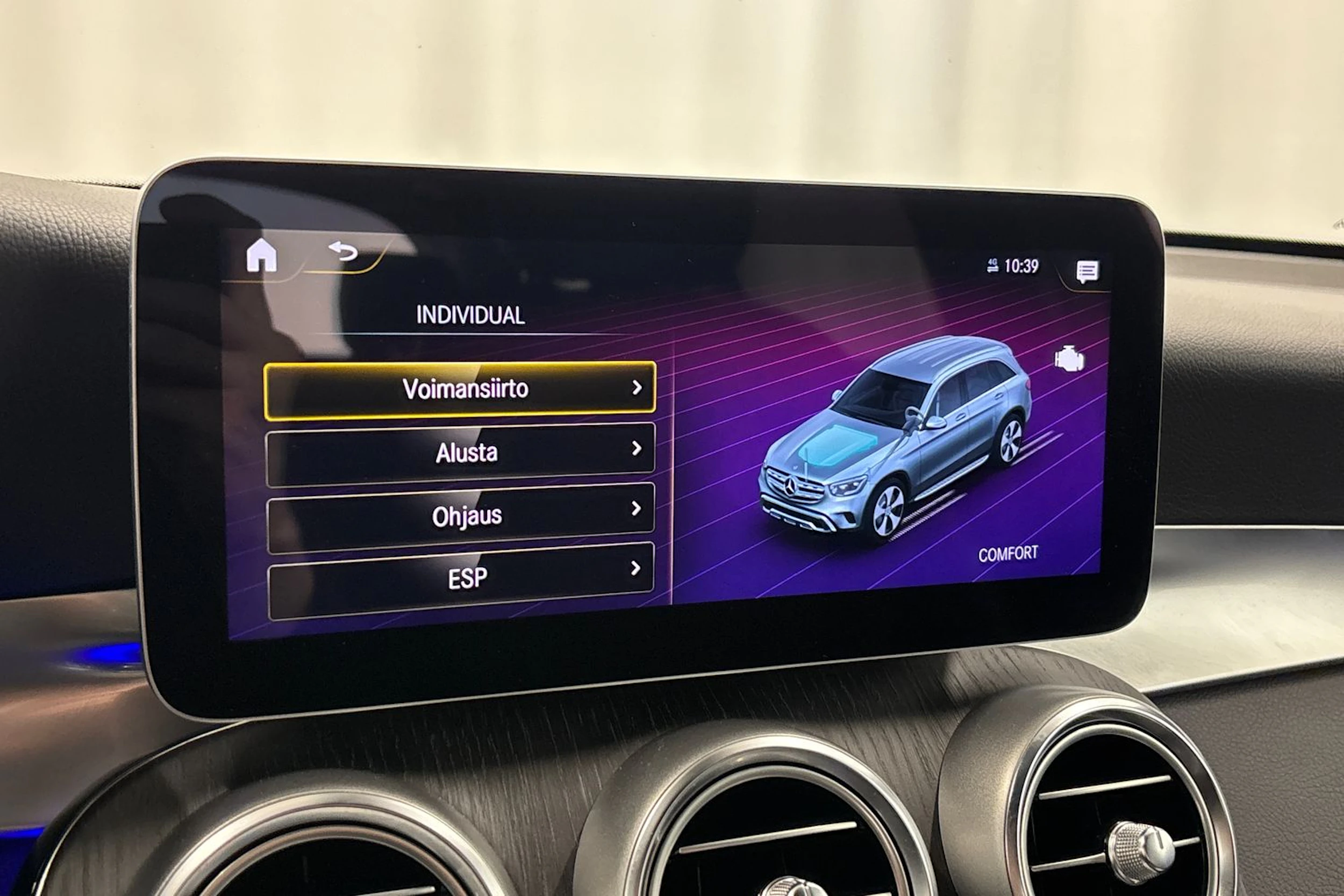 harmaa Mercedes-Benz GLC 2020 kuva 31.