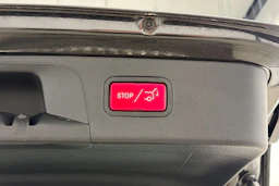 harmaa Mercedes-Benz GLC 2020 kuva 38.