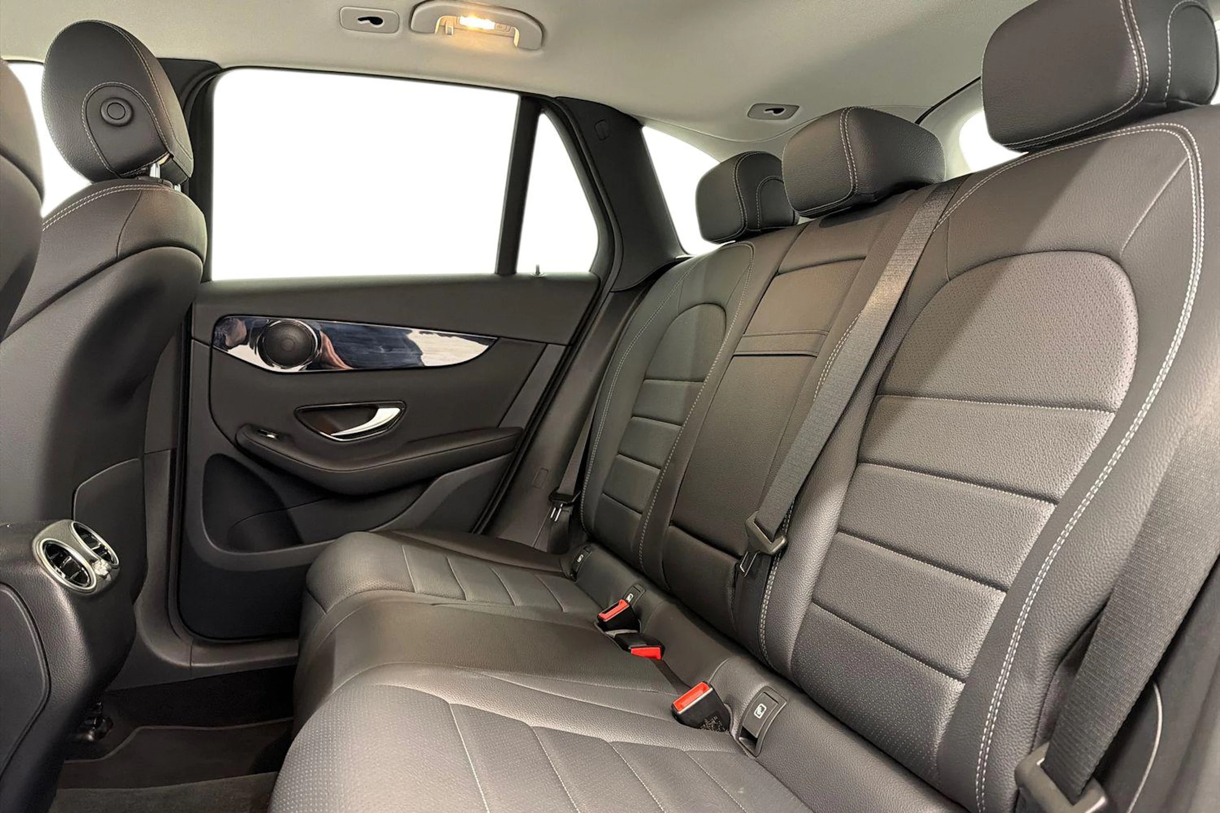harmaa Mercedes-Benz GLC 2020 kuva 8.