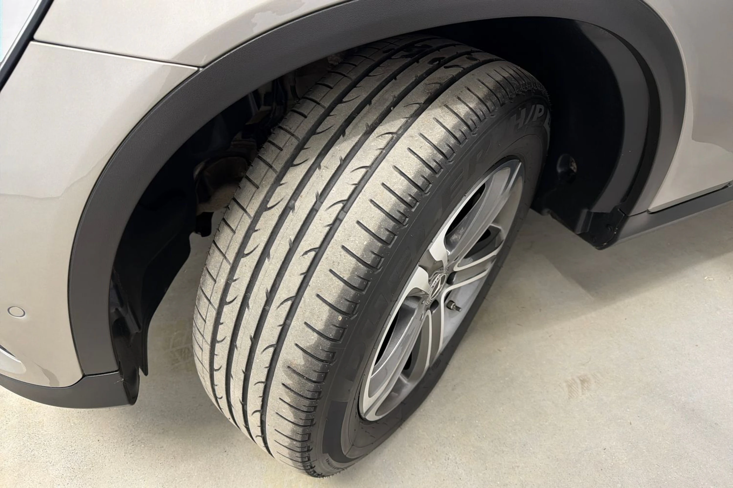 harmaa Mercedes-Benz GLC 2020 kuva 10.
