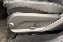 harmaa Mercedes-Benz GLC 2020 kuva 14.