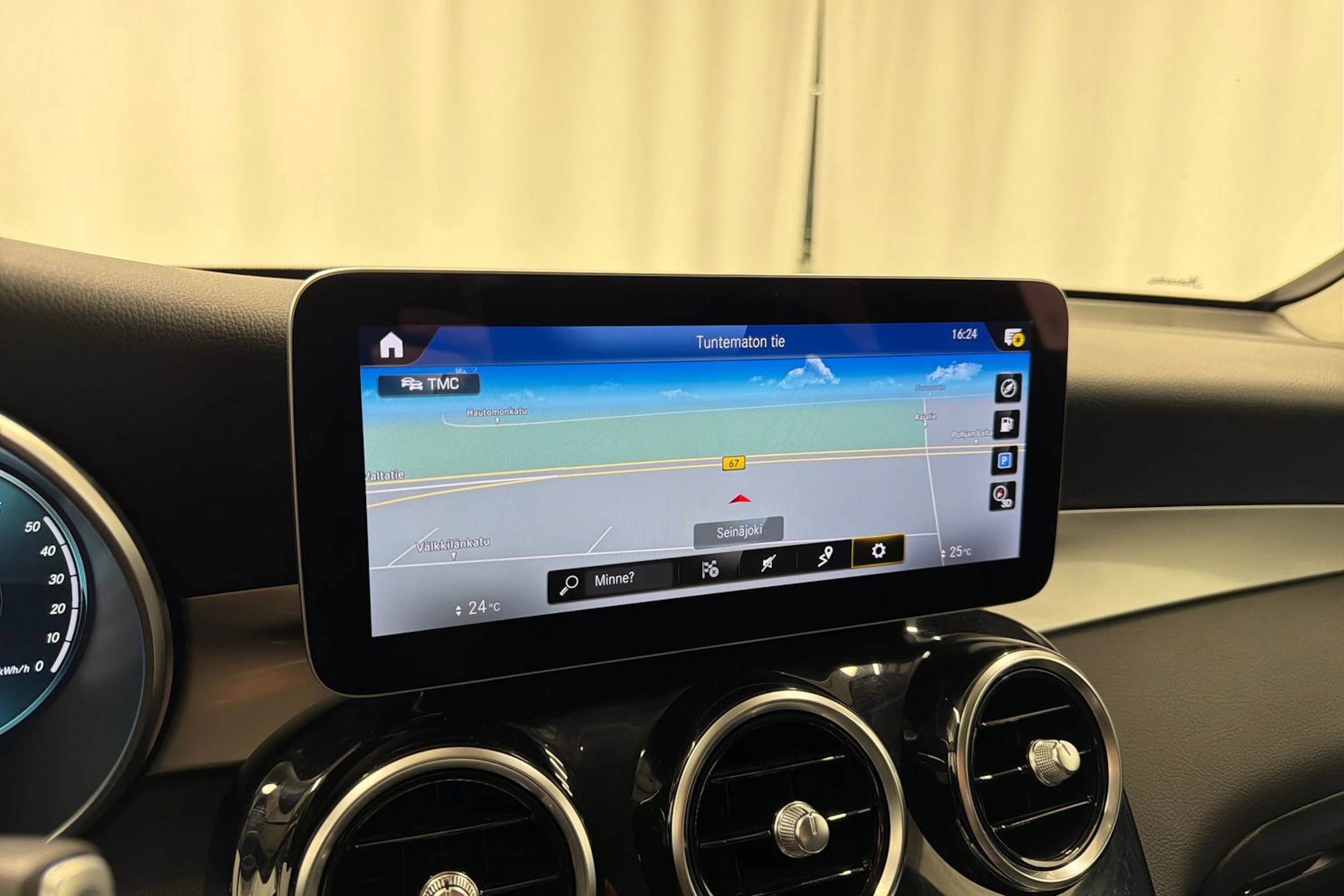 harmaa Mercedes-Benz GLC 2020 kuva 23.