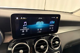 harmaa Mercedes-Benz GLC 2020 kuva 25.