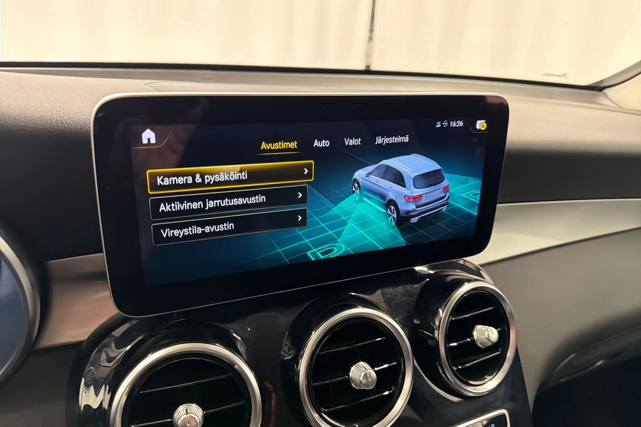 harmaa Mercedes-Benz GLC 2020 kuva 29.