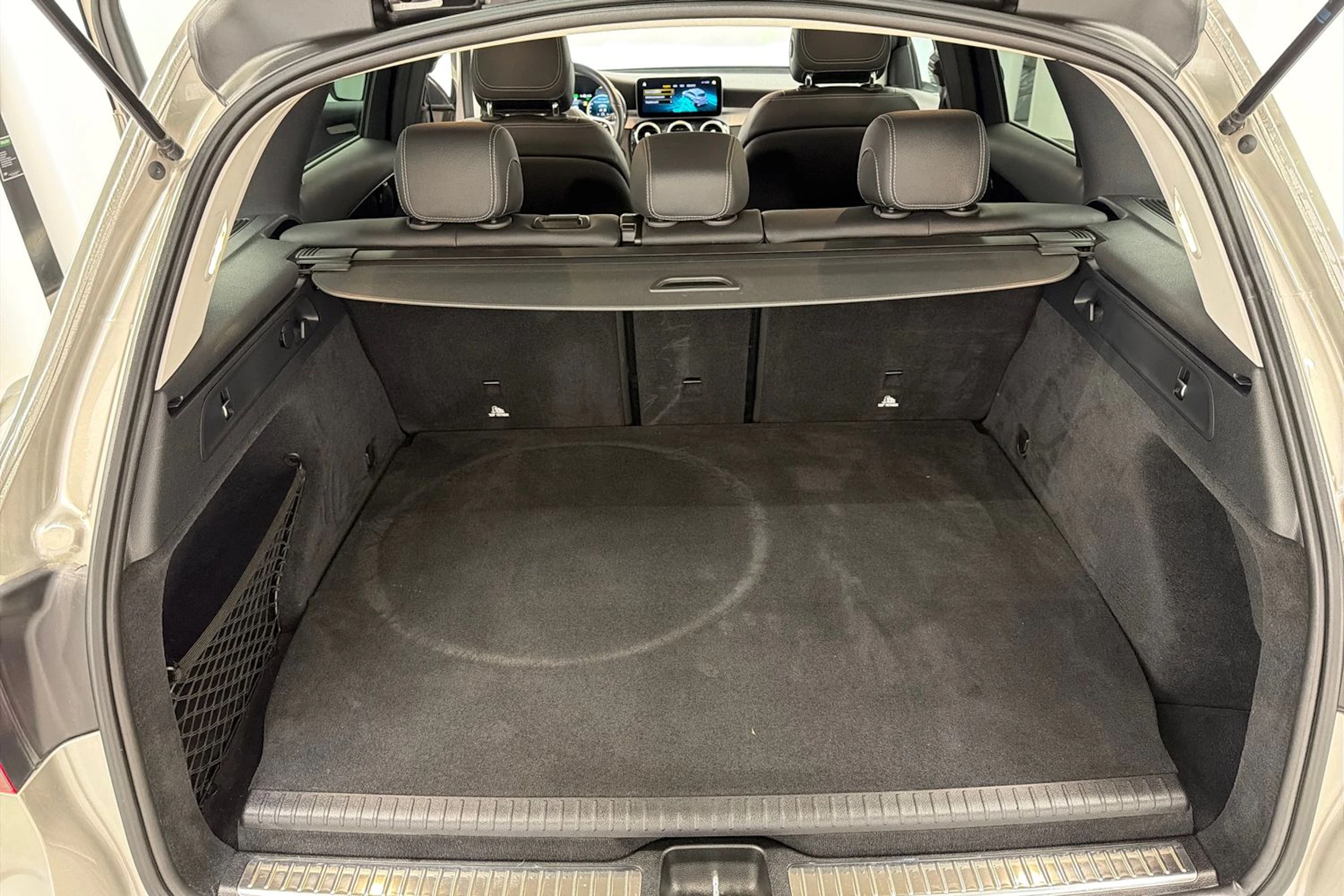 harmaa Mercedes-Benz GLC 2020 kuva 37.
